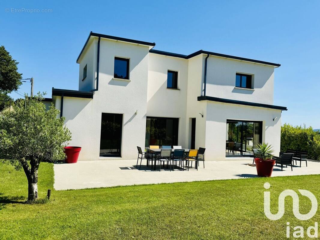 Photo 1 - Maison à SAINT-URBAIN