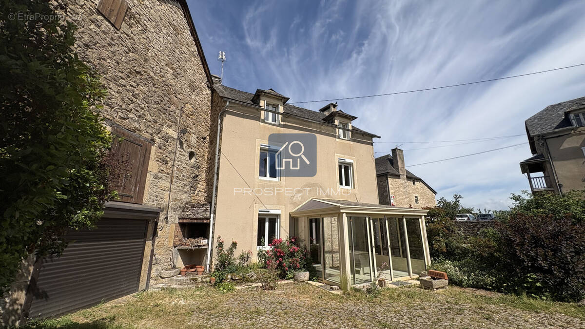 Maison à LAISSAC
