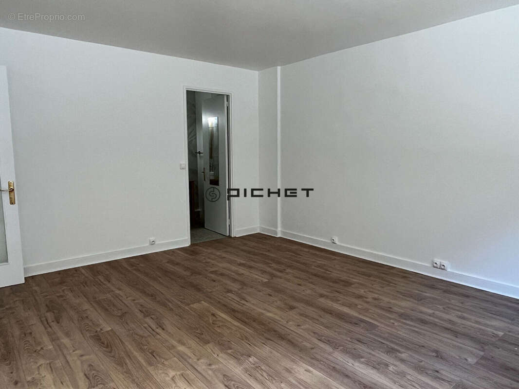 Paris 17ème - Ternes / Champerret - Studio de 35,18 m² avec cave et ascenseur - photo 8