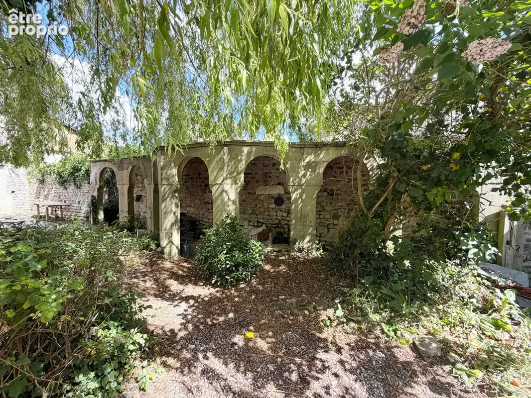 Belle propriété en pierre avec dépendances à rénover - photo 19