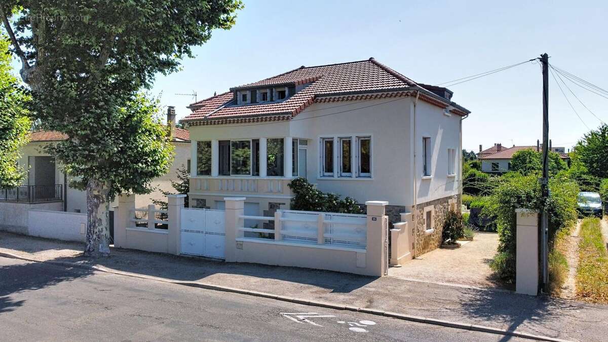 Maison à TOURNON-SUR-RHONE