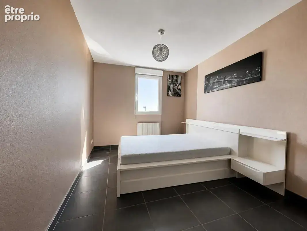 Appartement récent F3 de 67 m² avec parking et piscine - photo 8