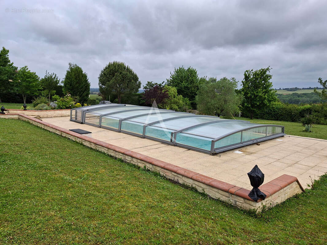 Terrain à L&#039;ISLE-JOURDAIN