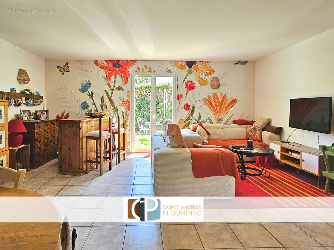 Maison de plain pied avec piscine. - photo 6