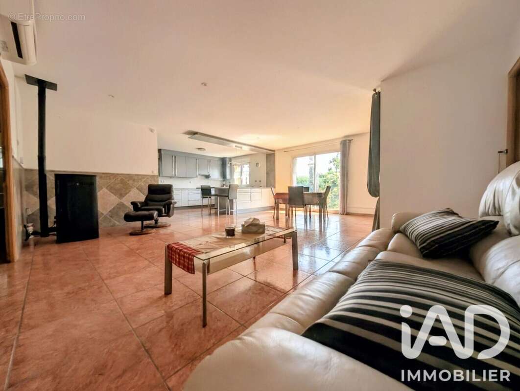 Maison 133 m² à Saint-Laurent-De-La-Salanque  - photo 3