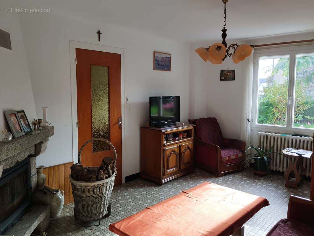 Maison 6 chambres 160m2 avec deux grandes dépendances - photo 7