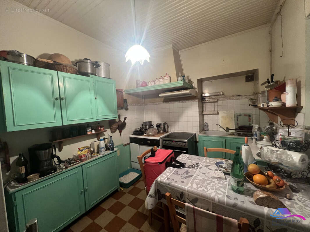 CUISINE - Maison à CHATEAUMEILLANT