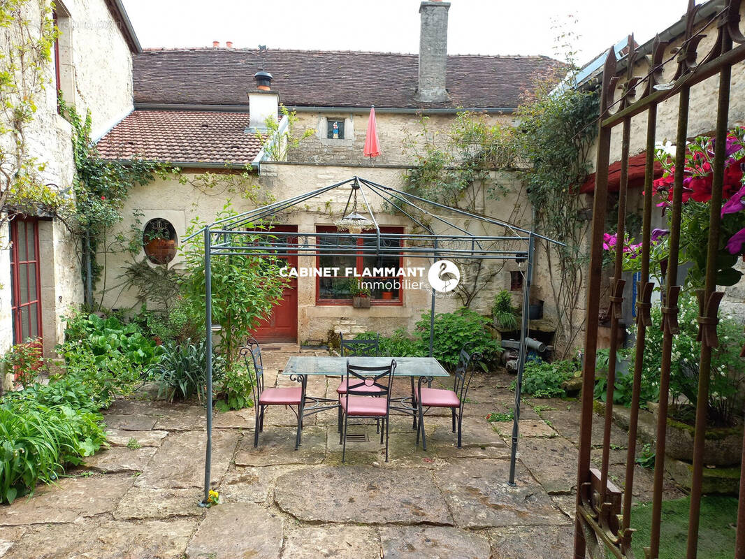 Maison à CHATILLON-SUR-SEINE