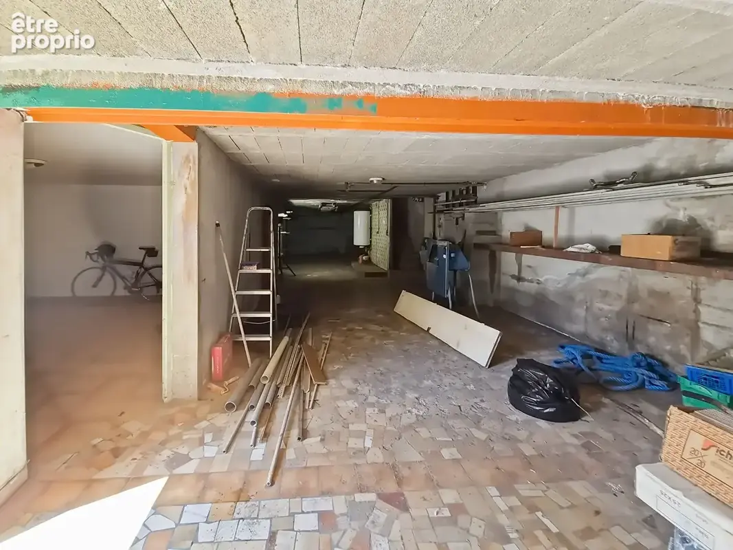 VDO-Vieux Bourg -5 pcs--3/4 Chambres- (+ de 251 m2) Piscine-S/sol Total-Terrain; 600m2 - photo 4