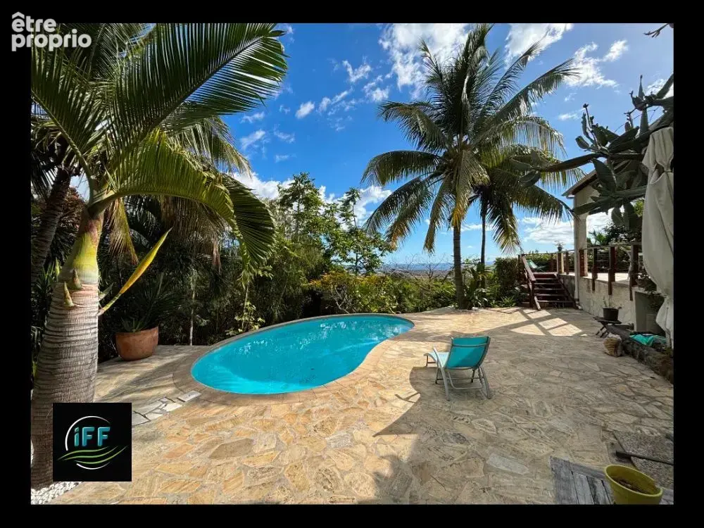 VILLA F5 familiale, fond d'impasse, altitude 150m. - photo 2