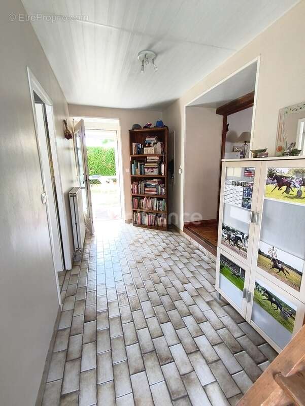 Maison familiale de 140 m² avec jardin clos – 5 chambres – Broyes (51120), à proximité de Sézanne - photo 4