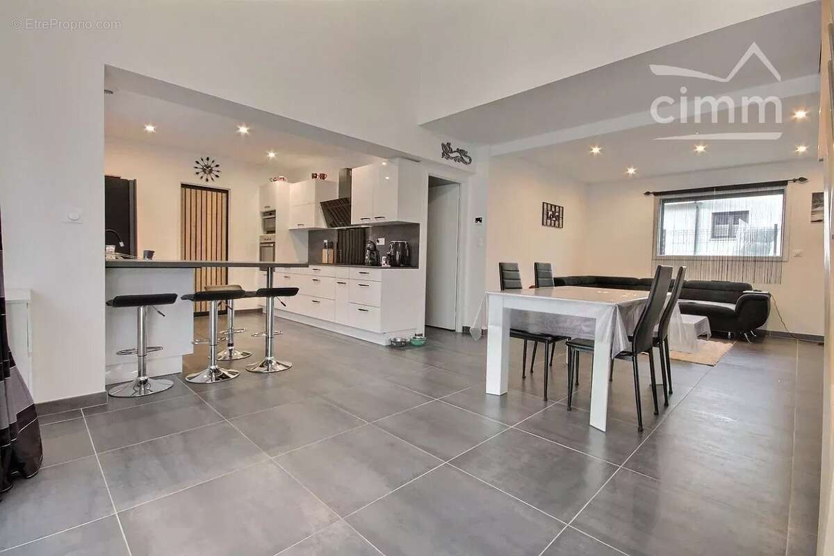 Maison à MONTBONNOT-SAINT-MARTIN