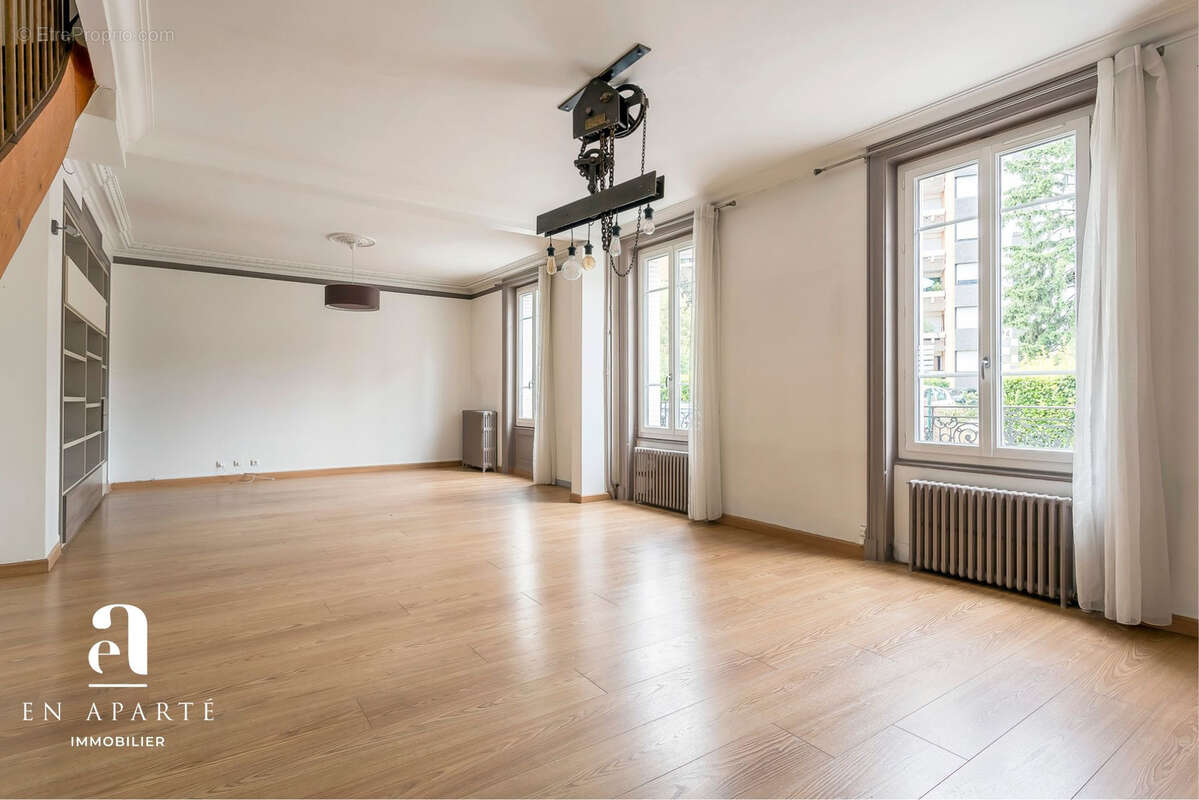 Maison à VILLEURBANNE