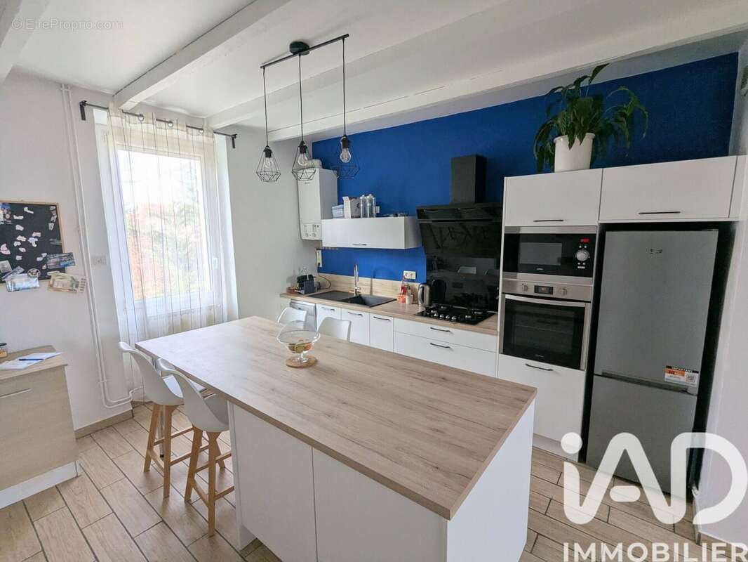 Photo 4 - Maison à LE CHAMBON-FEUGEROLLES