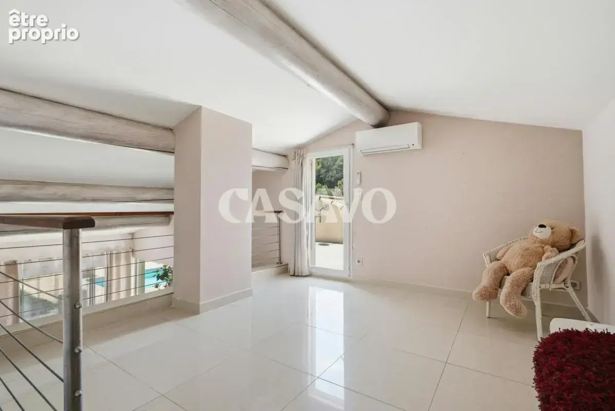 Vente Maison 6 pièces de 220m² - 13109 Simiane-Collongue - photo 15