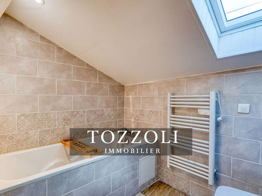 Maison à SAINT-QUENTIN-FALLAVIER