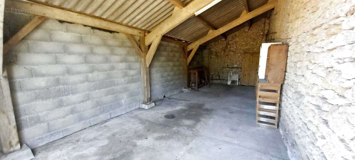 Maison à MONTAIGU-DE-QUERCY