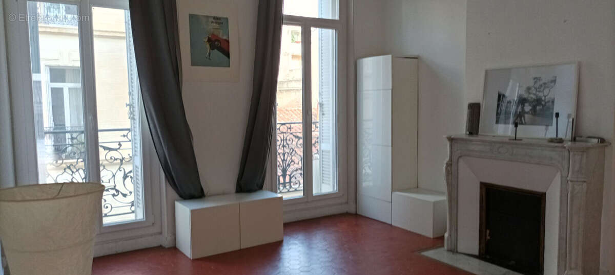 Appartement à MARSEILLE-1E