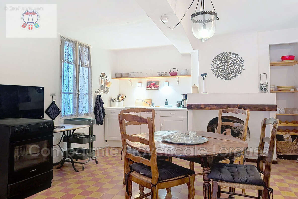 Appartement à COTIGNAC