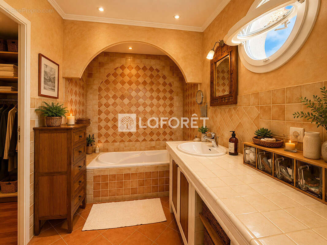 Maison à COLLONGES-AU-MONT-D'OR