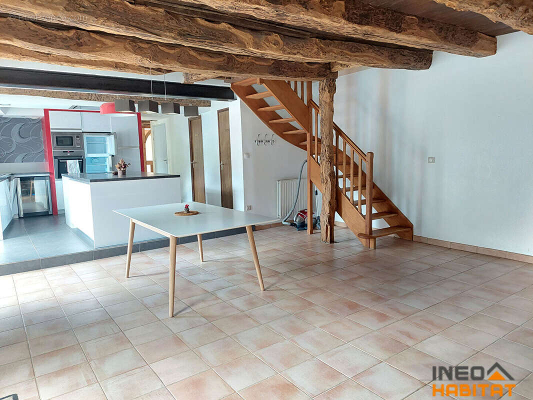 Maison à MELESSE