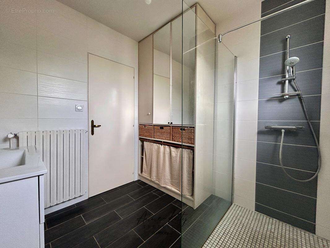 Maison à SAINT-GEORGES-DE-POINTINDOUX