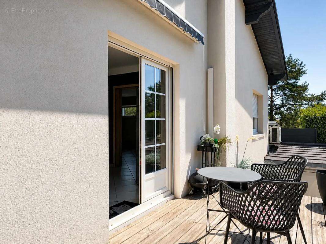 Maison de 12 pièces de 315 m² à Hambach - photo 7