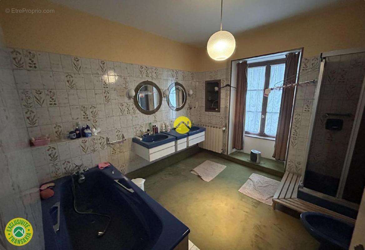 Appartement à MONTMARAULT