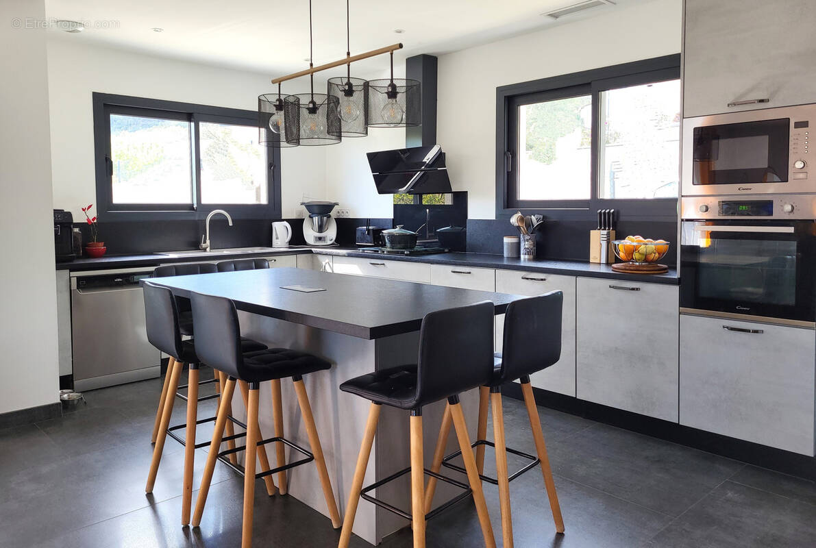 Maison à LAROQUE-DES-ALBERES