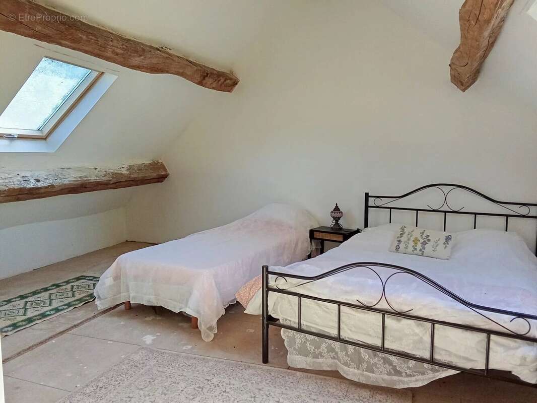 Une maison située dans un hameau, avec un grand jardin - photo 5