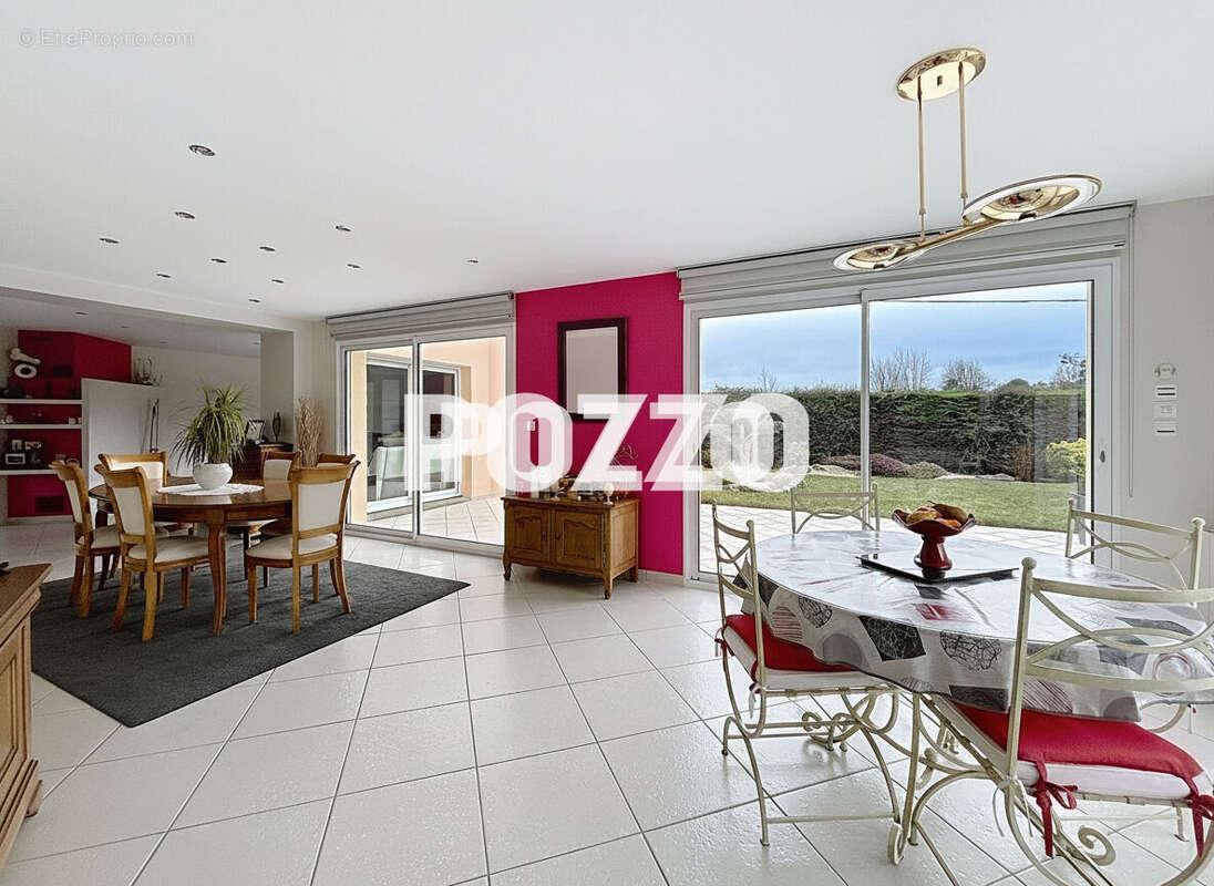 Maison à MONTMARTIN-SUR-MER