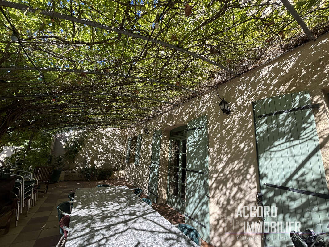 Vinassan ! Maison vigneronne de prestige de 300m2 sur 5000m2 de terrain clos - photo 11