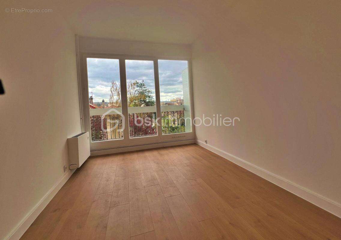 Appartement à SAINT-MAUR-DES-FOSSES