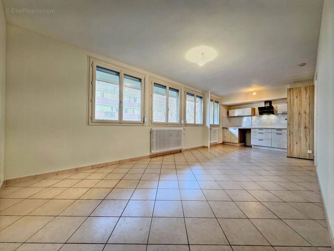 Appartement à CHENOVE