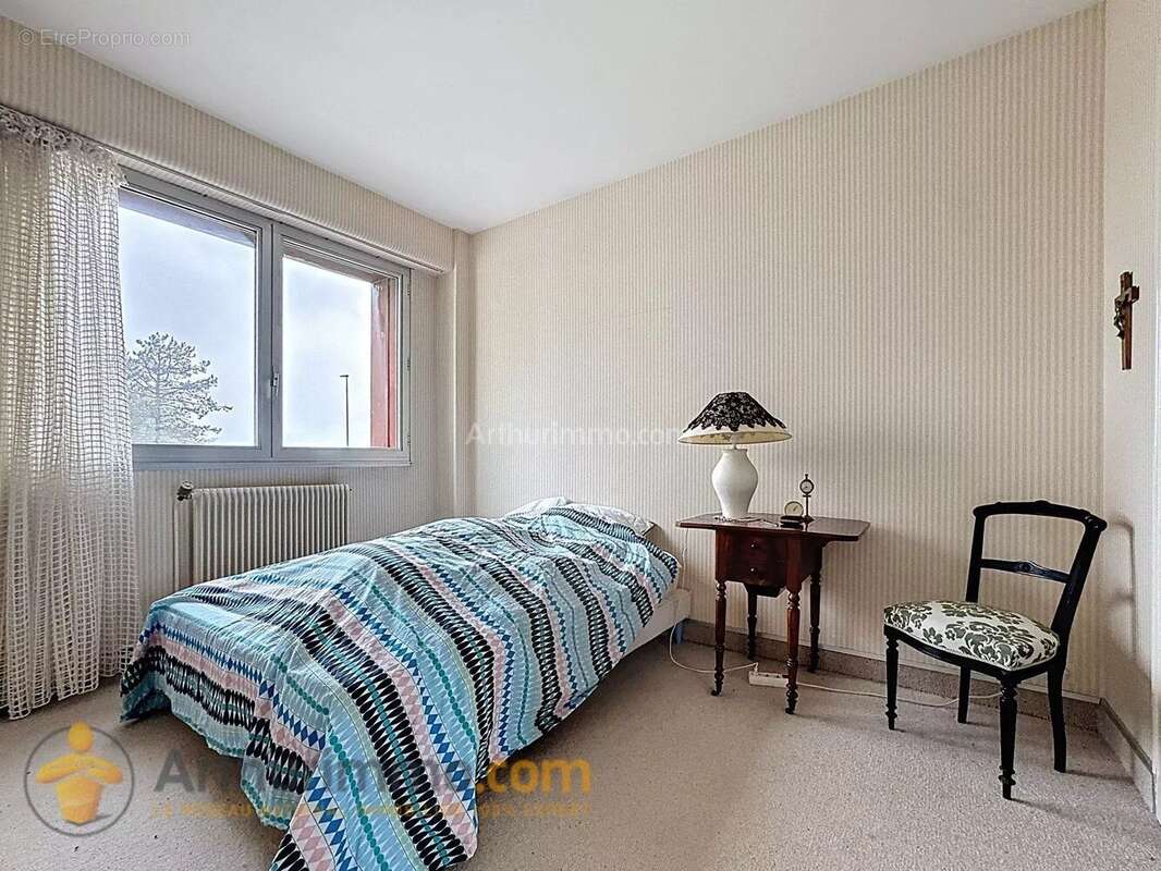 Commerce à TINQUEUX