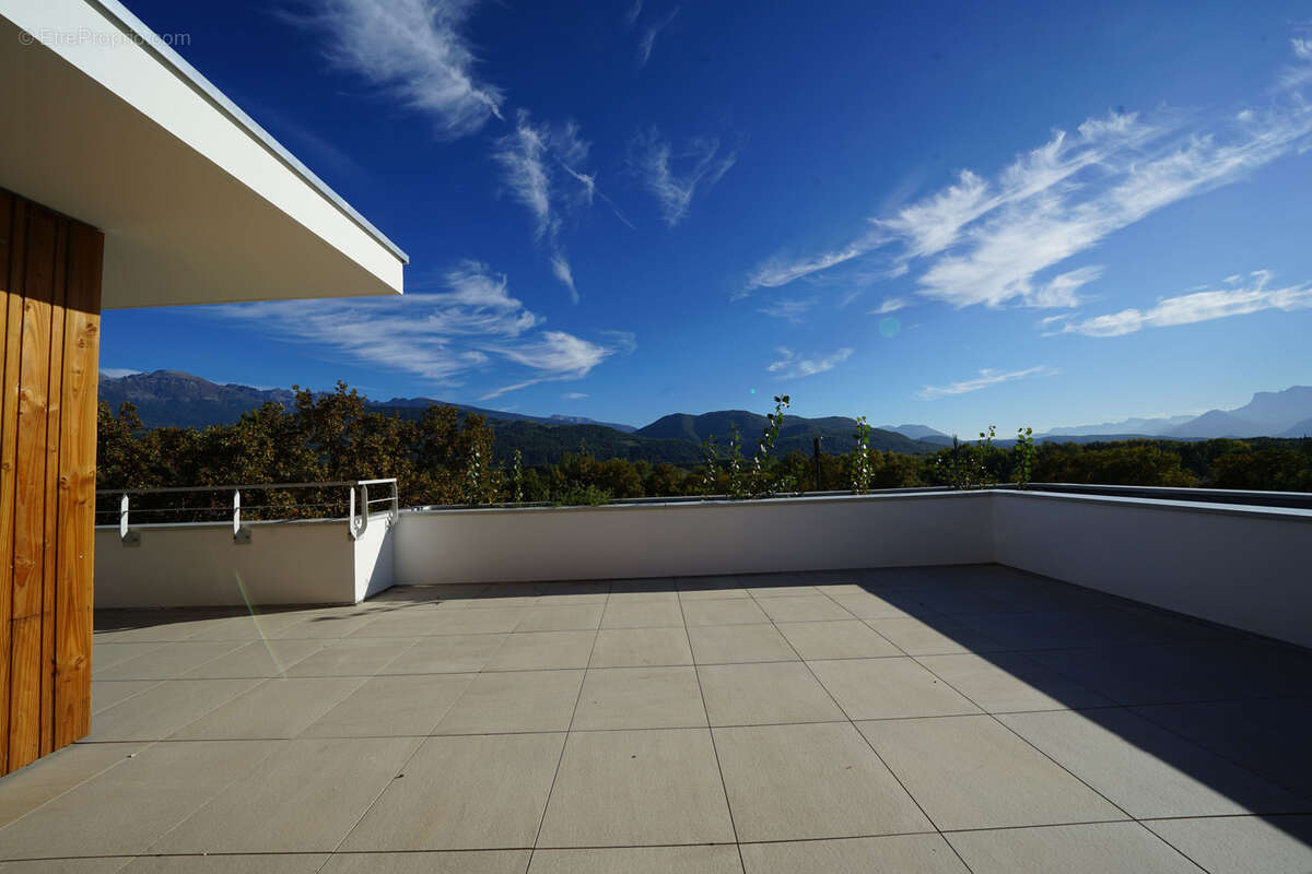 Appartement à MEYLAN