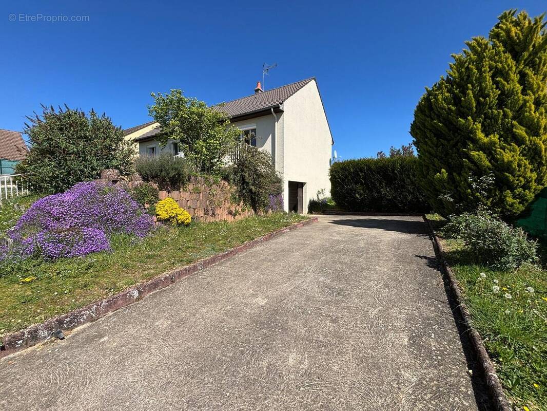 Photo 1 - Maison à LAVAU