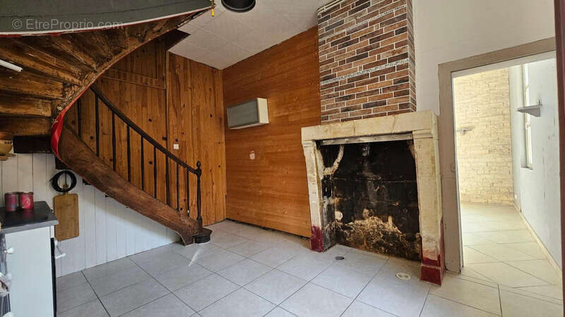 Maison à BEAUMONT-SUR-DEME