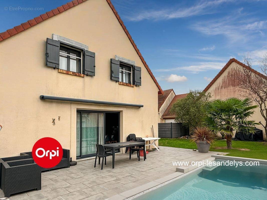 Maison à COURCELLES-SUR-SEINE