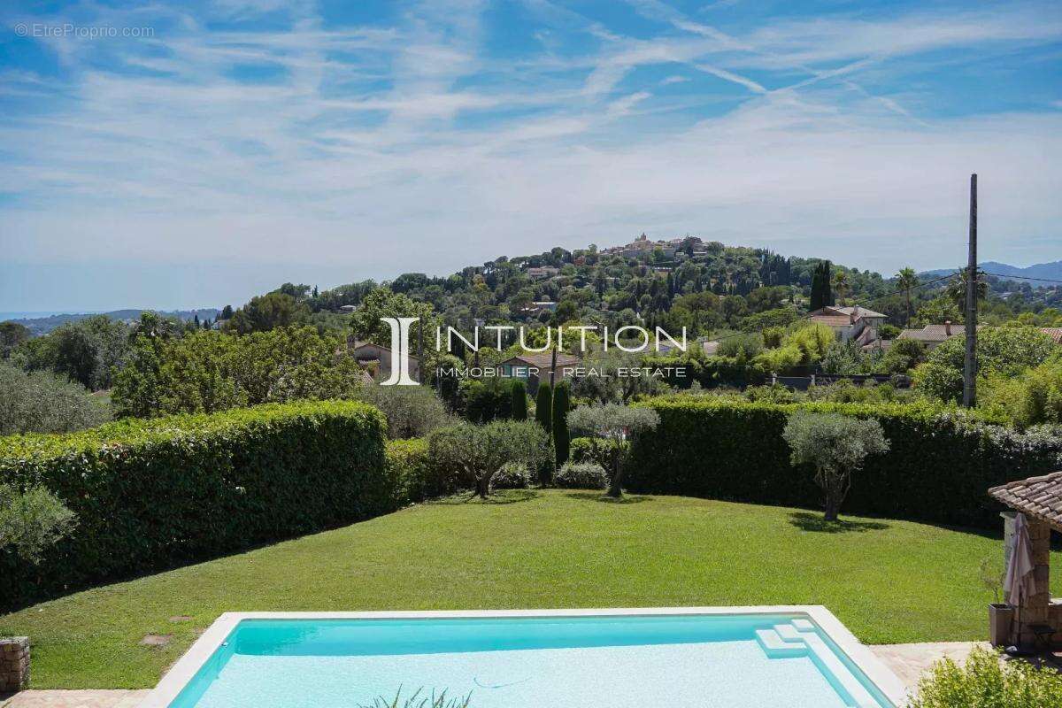 Mougins - Les Colles : Propriété de prestige avec vue panoramique sur le village - photo 4