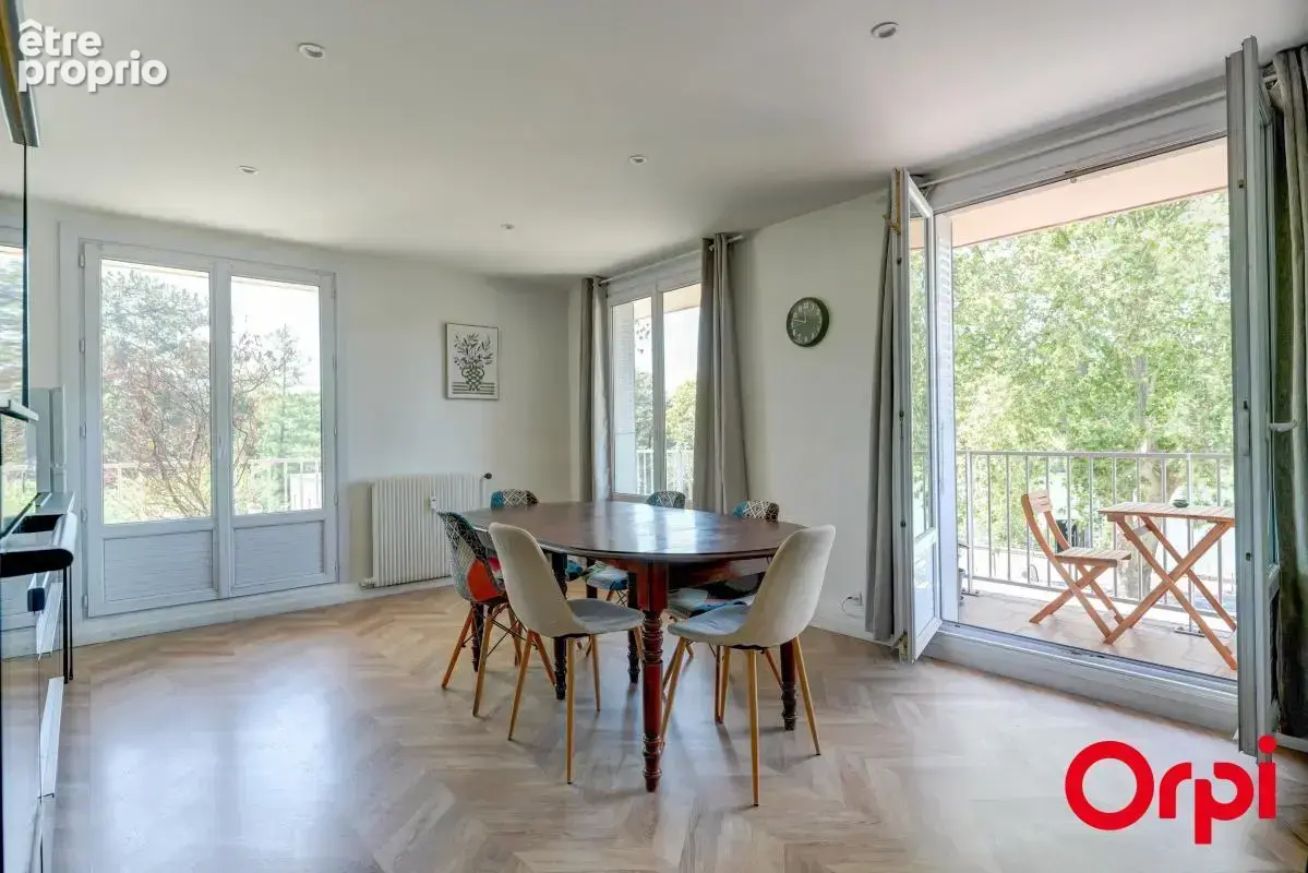 Exclusivité Orpi - Appartement T3 lumineux de près de 77 m2 avec une place privative - photo 7