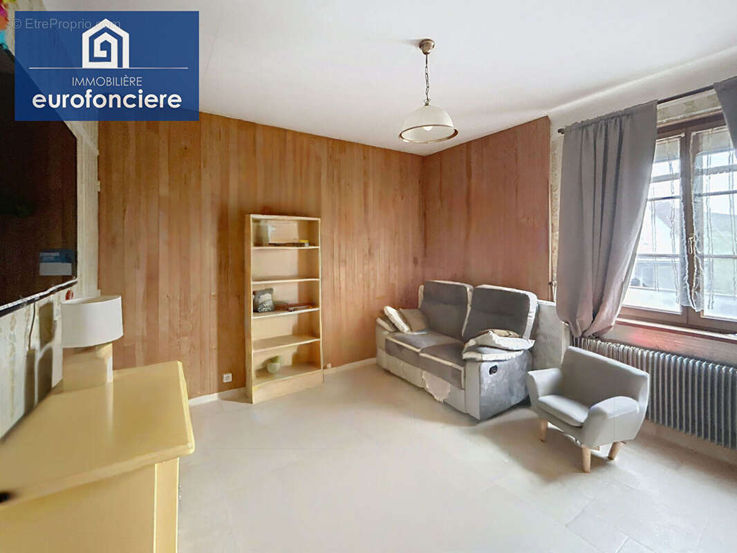 Maison à VITRY-LE-CROISE