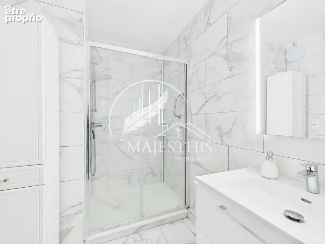 Toulon   la barre / bas de la serinette  faux t4 de 85 m2 rénové avec vue dégagée - un appartement lumineux, - photo 7