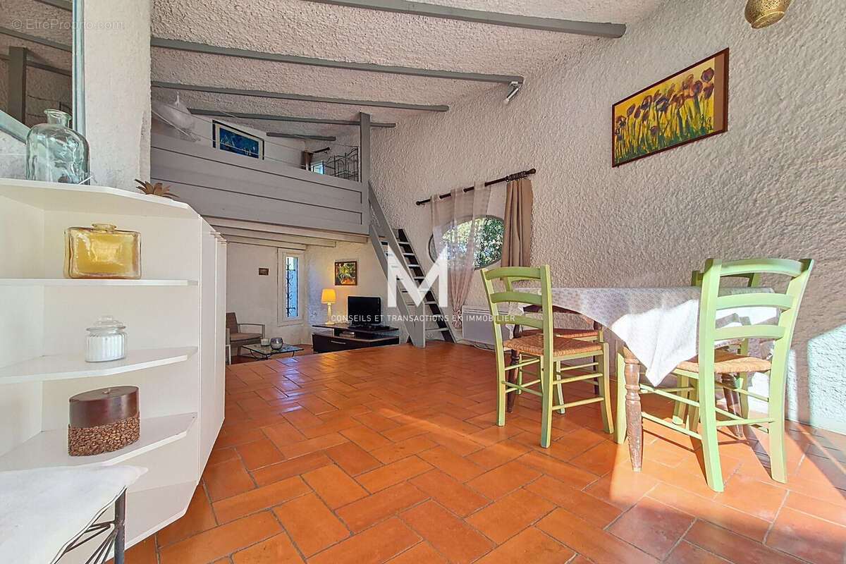 Maison à PLAN-DE-LA-TOUR