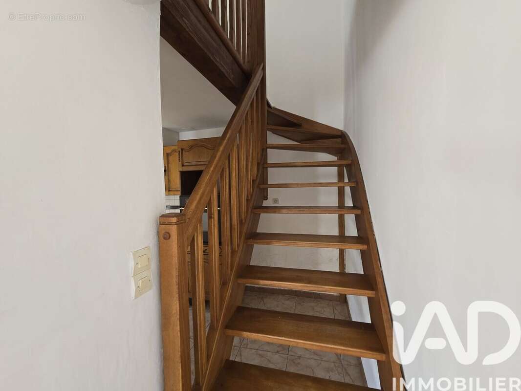 Maison 84 m² à Cascastel-Des-Corbieres  - photo 8