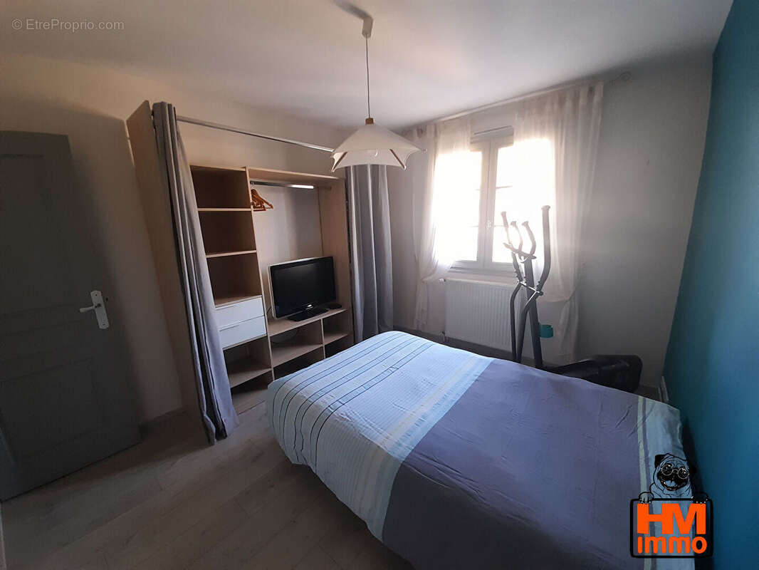 Maison à SAINT-LEONARD-DE-NOBLAT