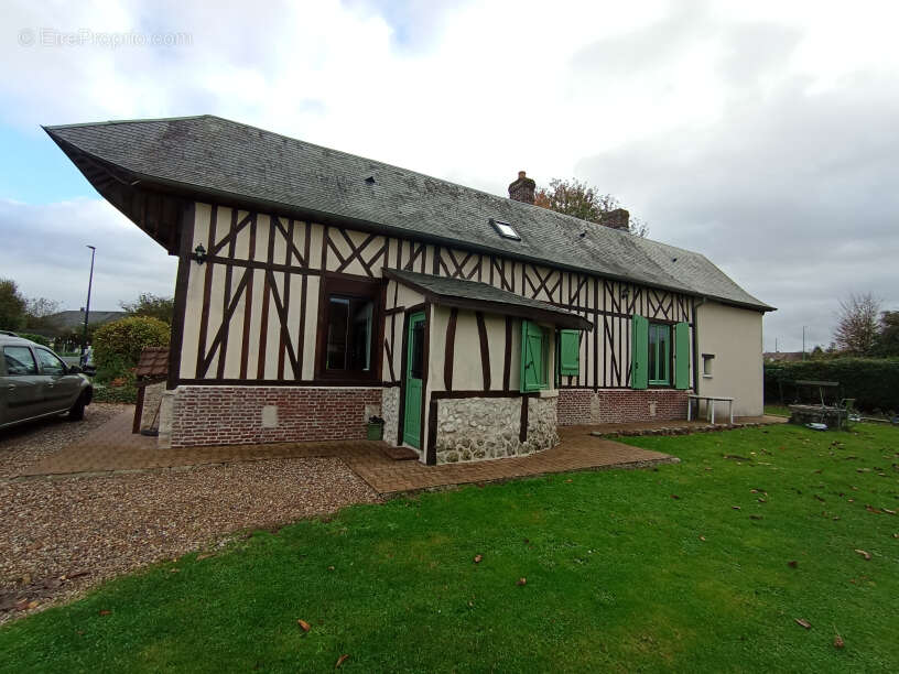 Maison à SAINT-PIERRE-DES-FLEURS
