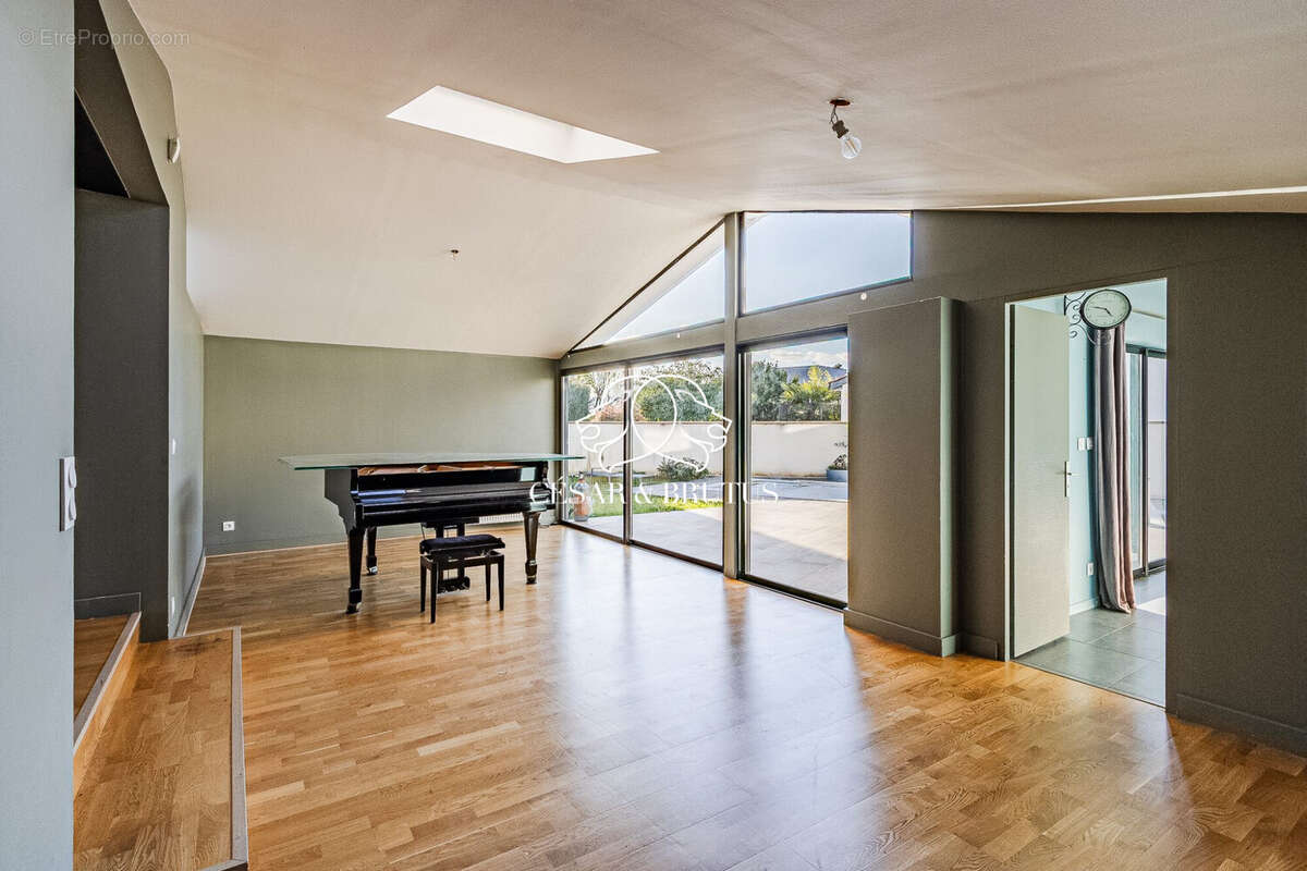 Maison 155 m² à Tassin-La-Demi-Lune  - photo 9
