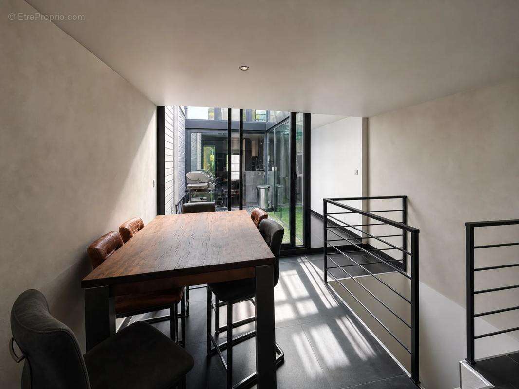 Maison de 6 pièces de 135 m² à Orléans - photo 4