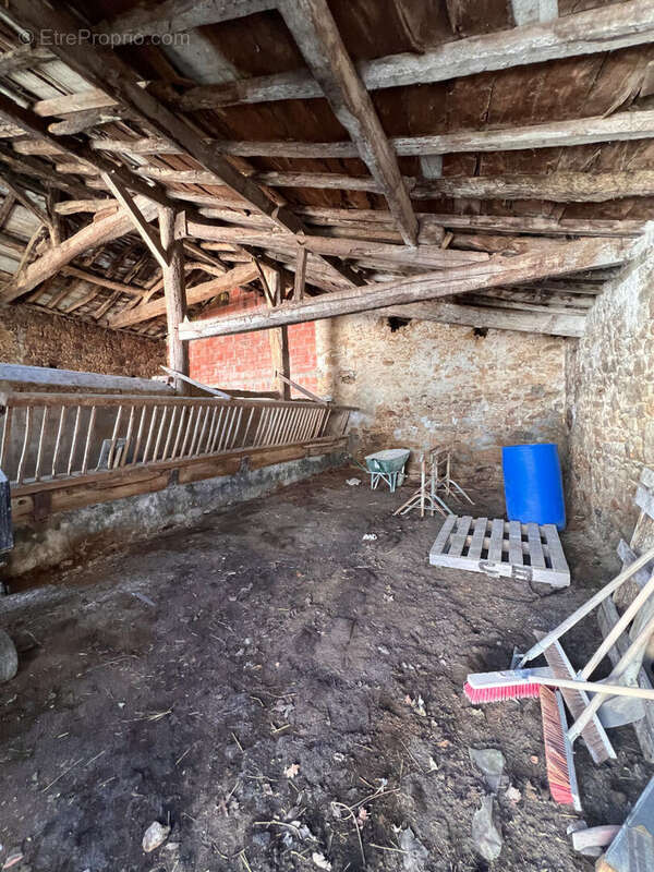 AIZENAY, maison en pierres 4 chbres entièrement rénovée + GRANGE - photo 17
